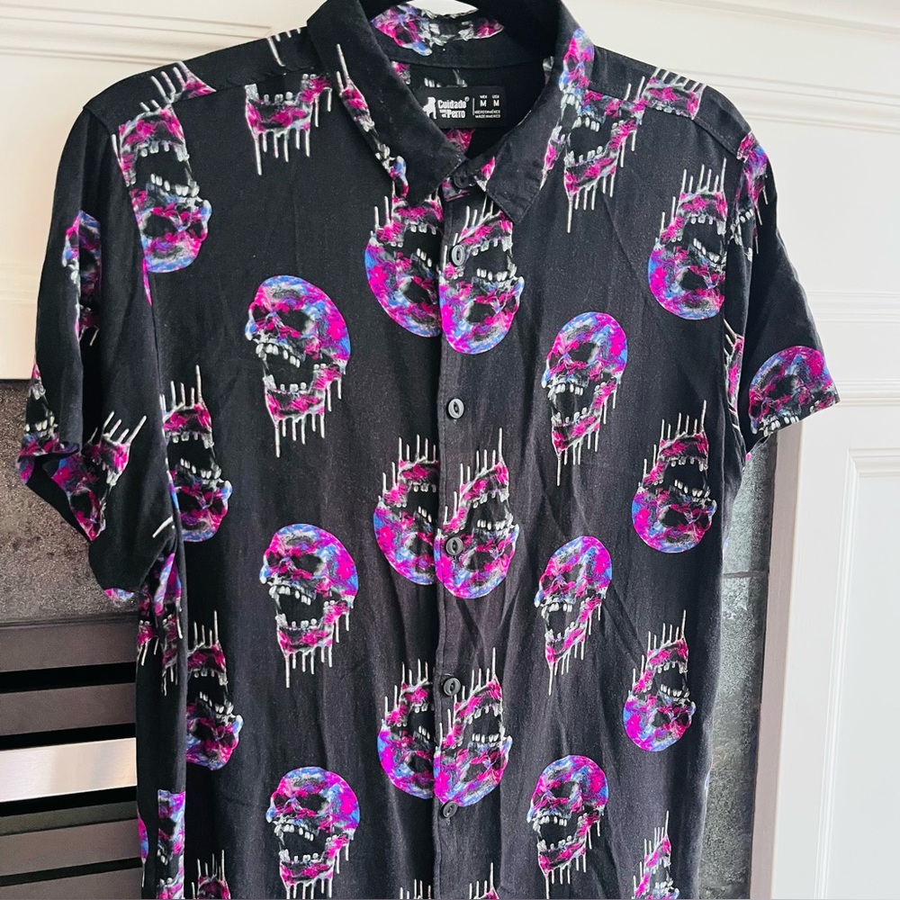 Vibrant Black and Purple 💀 Print Men's Shirt